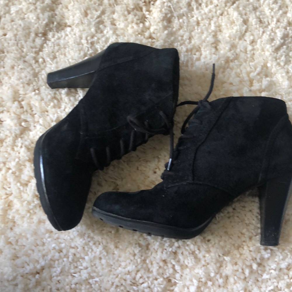 White mountain heel booties
